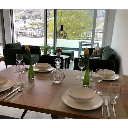 Penthouse Moselle Jewel I *